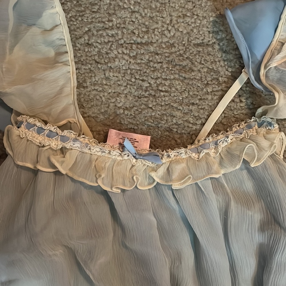 Victoria secret cami - Picture 3 of 4